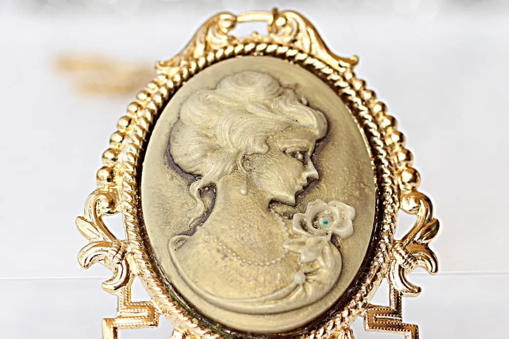 Gold Cameo Pendant