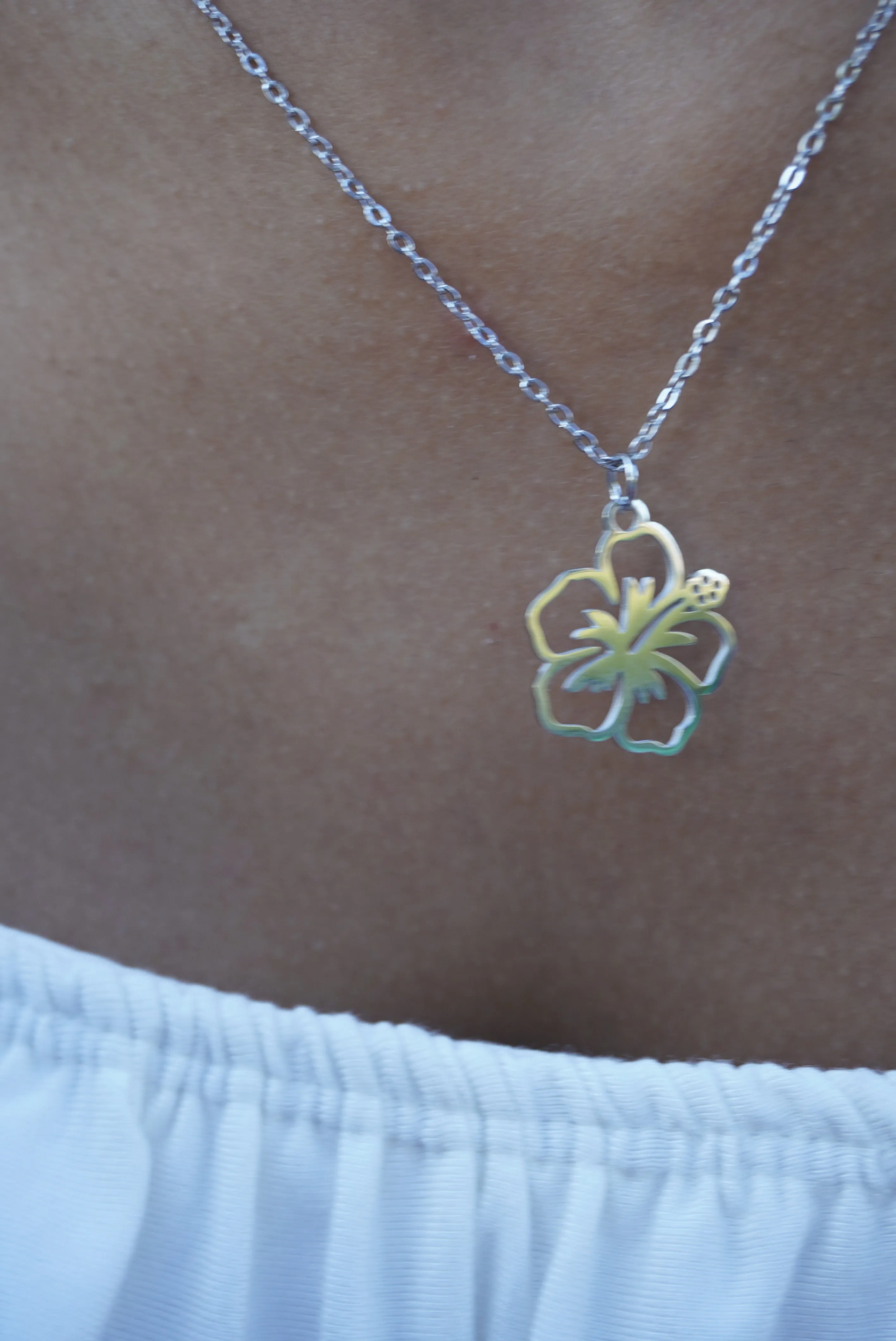 Outlined Hibiscus Flower Necklace